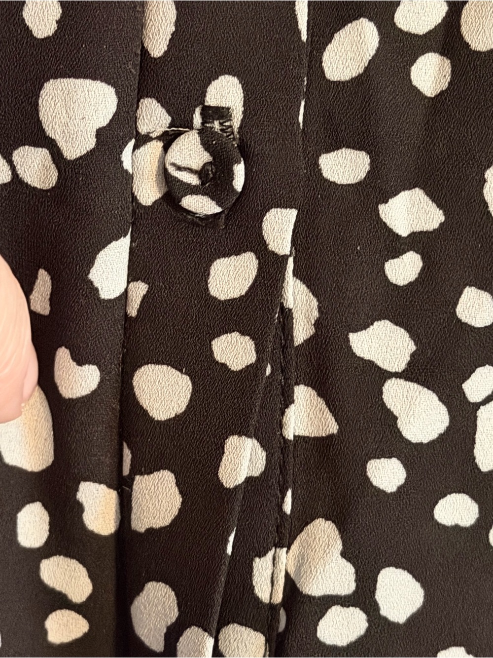 Daniel Rainn Black & White Polka Dot Sleeveless V-Neck Camisole - Picture 6 of 8